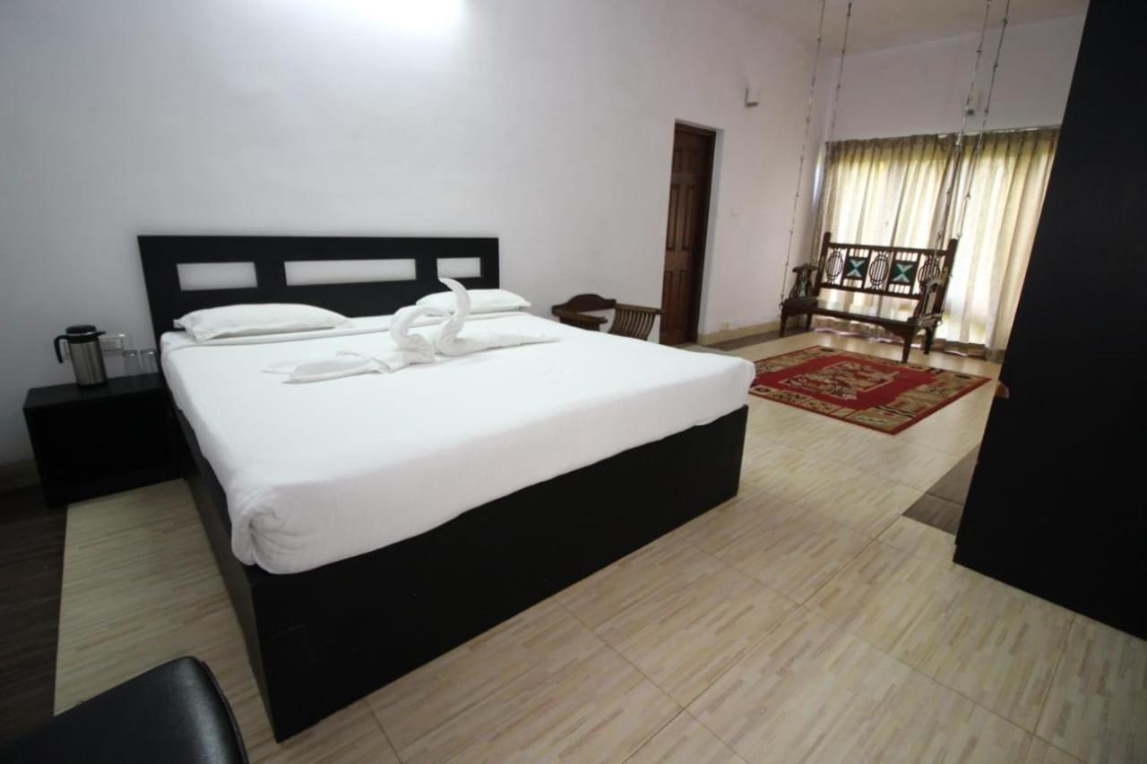 Mount N Mist Hotell Ooty Exteriör bild